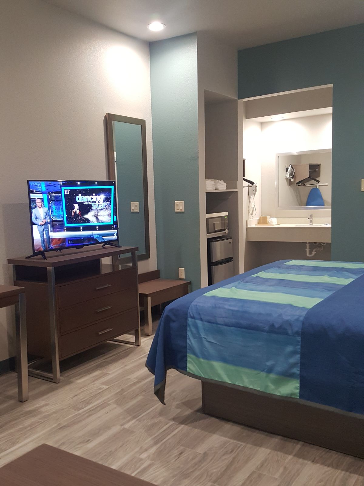 Accessible One King Room Suites